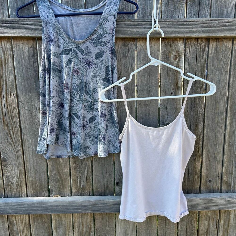 Bundle to two tank tops size small